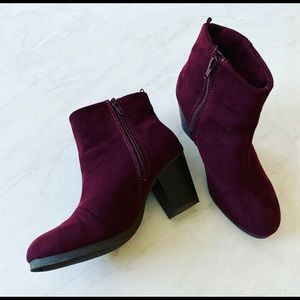 Old Navy suede ankle boots burgundy size 6